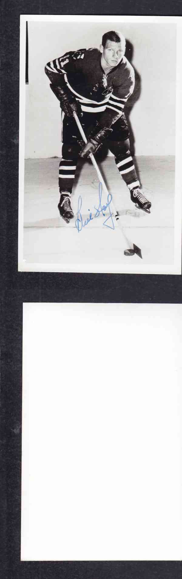 1960 'S CHICAGO BLACKHAWKS B.HAY AUTOGRAPHED POST CARD photo 1960 'S CHICAGO BLACKHAWKS B.HAY AUTOGRAPHED POST CARD photo