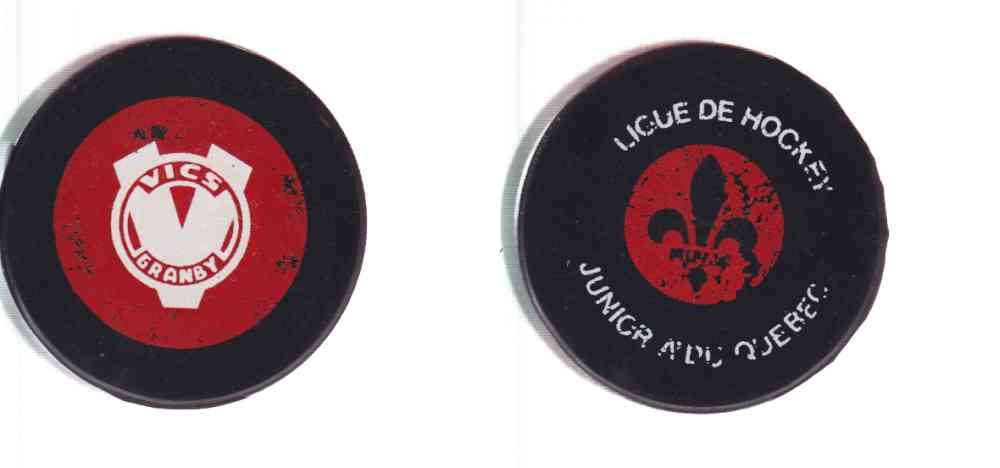 1972-80 B2 BILTRITE QUEBEC JR.A GRANBY VICS GAME PUCK photo 1972-80 B2 BILTRITE QUEBEC JR.A GRANBY VICS GAME PUCK photo