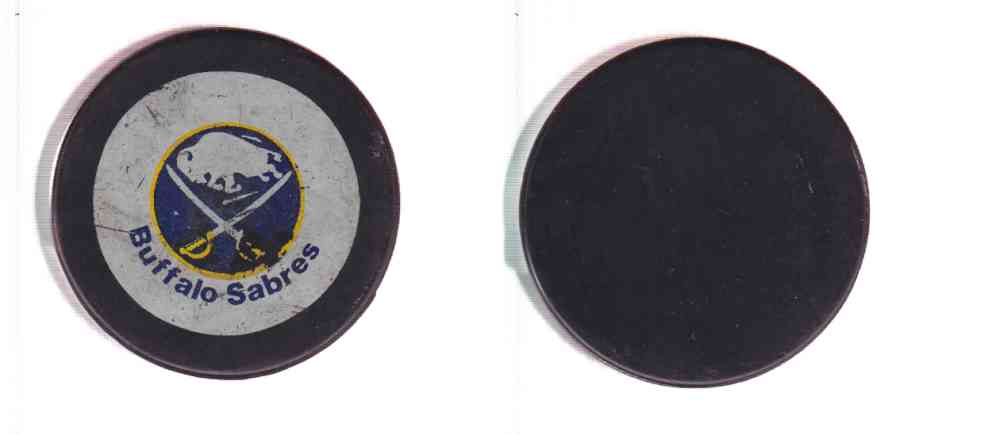 1976-83 V3 VICEROY BUFFALO SABRES PUCK photo 1976-83 V3 VICEROY BUFFALO SABRES PUCK photo