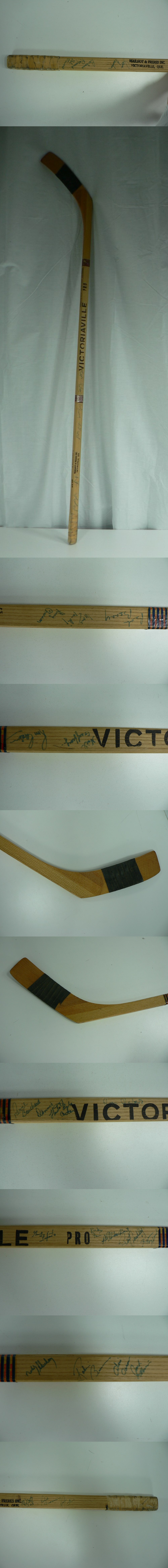1970'S ST. LOUIS BLUES P. ROBERTO GAME USED STICK TEAM AUTOGAPHED BY 24 photo 1970'S ST. LOUIS BLUES P. ROBERTO GAME USED STICK TEAM AUTOGAPHED BY 24 photo