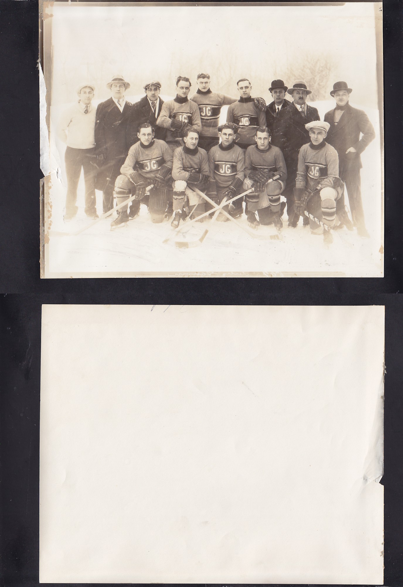 1910'S ORIGINAL HOCKEY TEAM PHOTO photo 1910'S ORIGINAL HOCKEY TEAM PHOTO photo