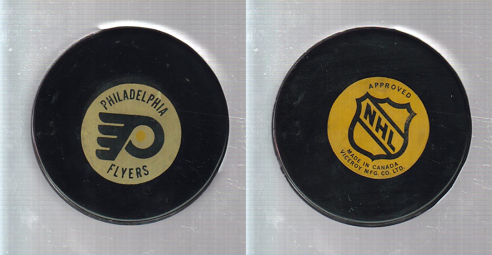 1975-83 VICEROY V3 PHILADELPHIA FLYERS GAME PUCK photo 1975-83 VICEROY V3 PHILADELPHIA FLYERS GAME PUCK photo