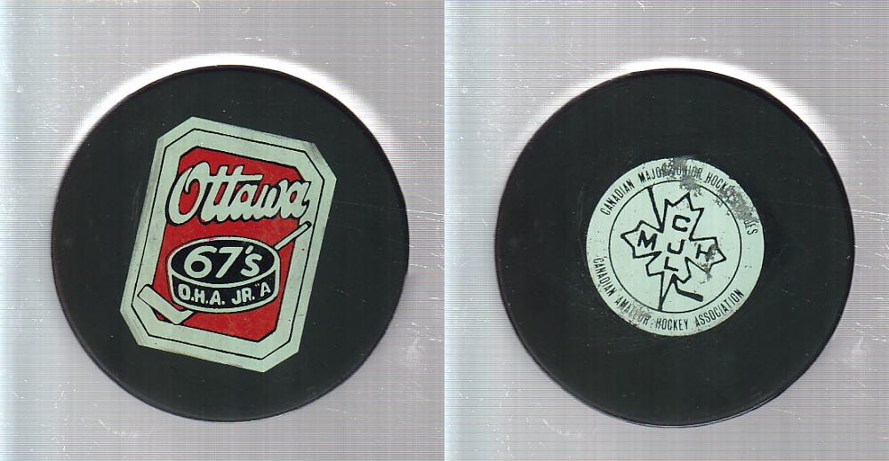 1974-80 VICEROY V3 OTTAWA 67'S GAME PUCK photo 1974-80 VICEROY V3 OTTAWA 67'S GAME PUCK photo