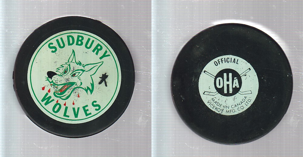1975-81 VICEROY V3 SUDBURY WOLVES GAME PUCK photo 1975-81 VICEROY V3 SUDBURY WOLVES GAME PUCK photo