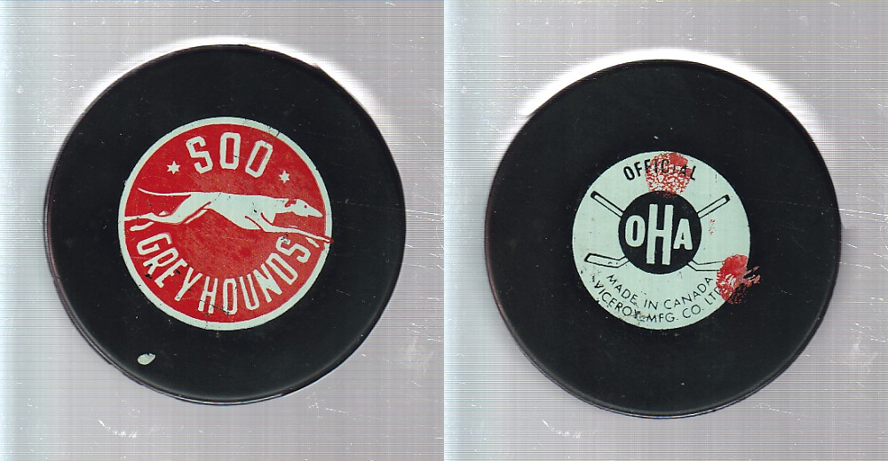 1975-81 VICEROY V4 SAULT STE MARIE GREYHOUND GAME PUCK photo