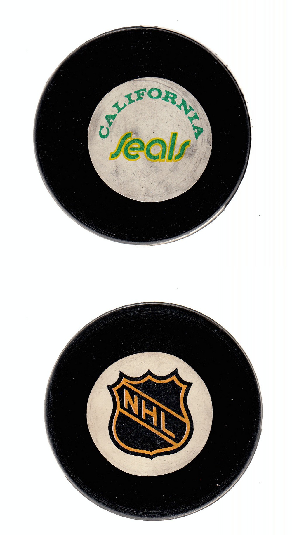 1972-74 BILTRITE CALIFORNIA SEALS PUCK photo 1972-74 BILTRITE CALIFORNIA SEALS PUCK photo