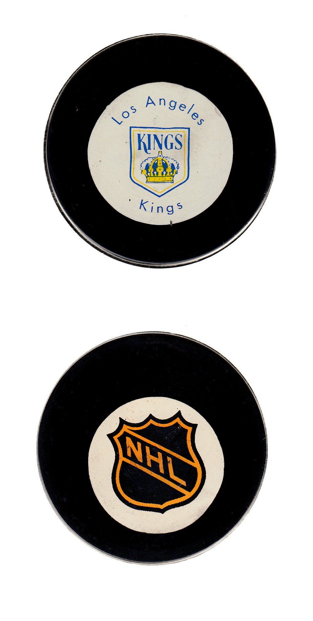 1972-74 BILTRITE LOS ANGELES KINGS PUCK photo 1972-74 BILTRITE LOS ANGELES KINGS PUCK photo
