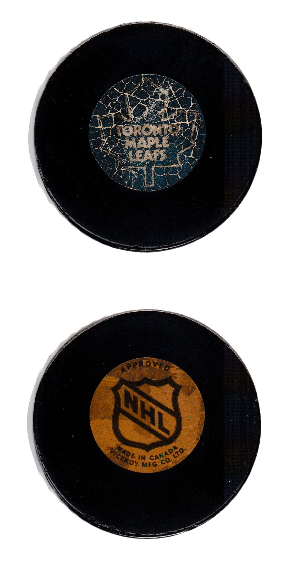1973-75 VICEROY TORONTO MAPLE LEAFS GAME PUCK photo 1973-75 VICEROY TORONTO MAPLE LEAFS GAME PUCK photo