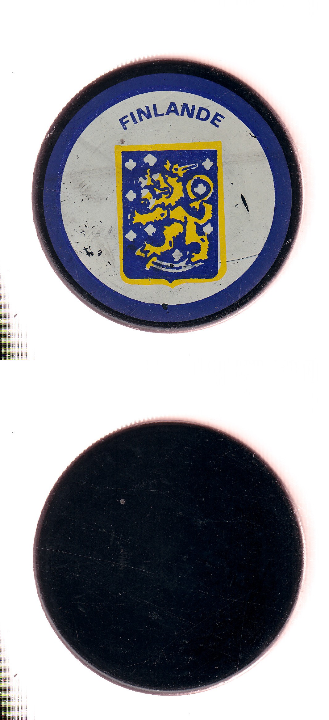 1976 CZECHOSLOVAKIA FINLAND PUCK photo 1976 CZECHOSLOVAKIA FINLAND PUCK photo