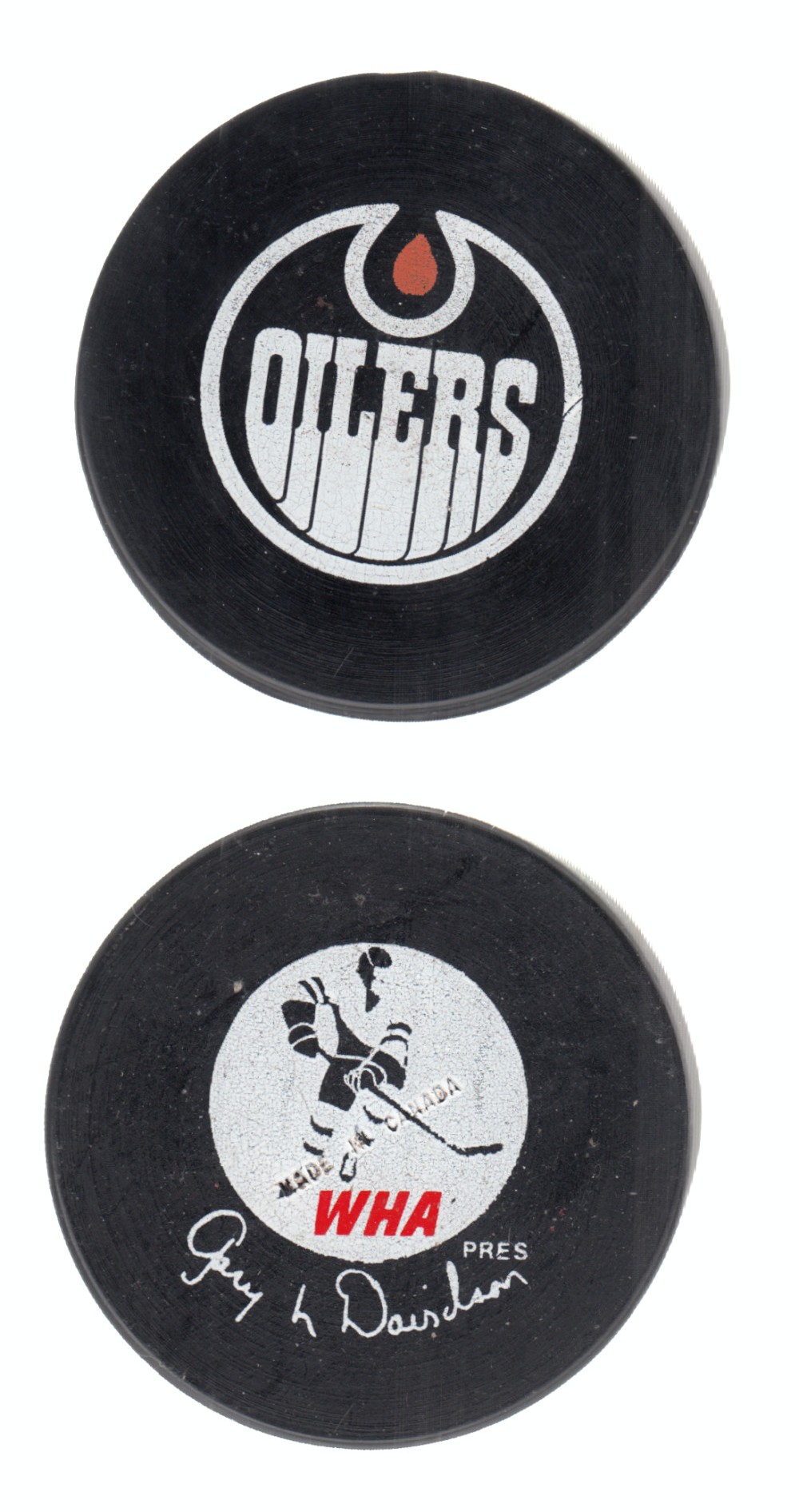 1973-74 WHA BILTRITE B2 EDMONTON OILERS GAME PUCK photo 1973-74 WHA BILTRITE B2 EDMONTON OILERS GAME PUCK photo