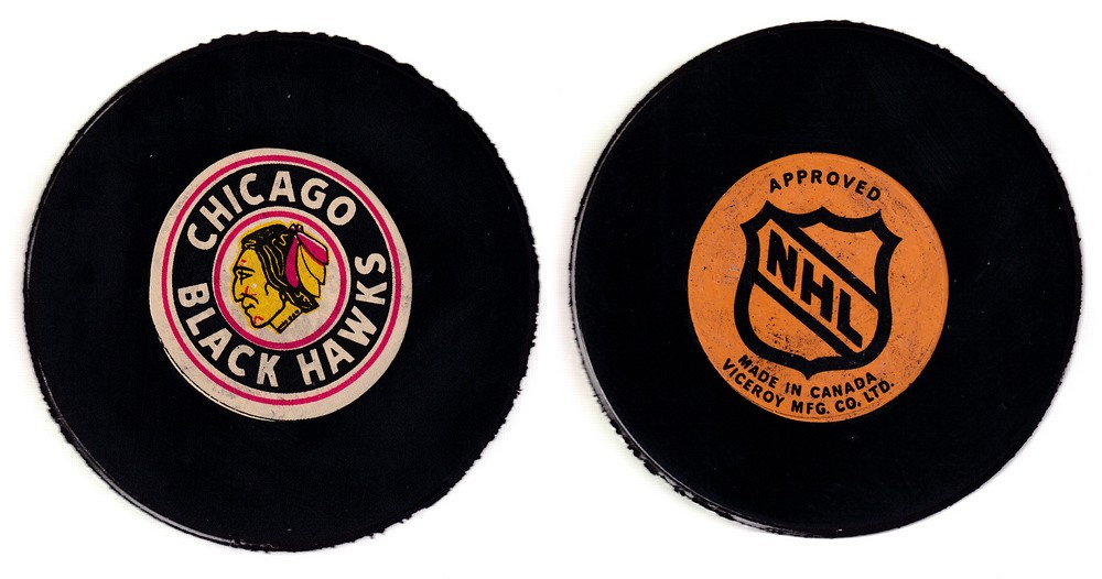 1975-83 VICEROY V3 CHICAGO BLACKHAWKS GAME PUCK photo 1975-83 VICEROY V3 CHICAGO BLACKHAWKS GAME PUCK photo