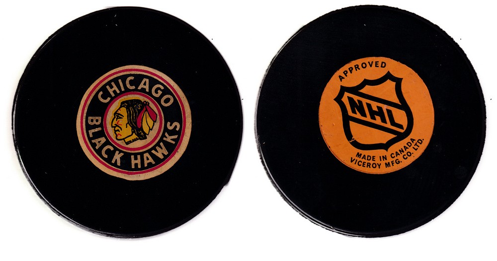 1975-83 VICEROY V3 CHICAGO BLACKHAWKS GAME PUCK photo 1975-83 VICEROY V3 CHICAGO BLACKHAWKS GAME PUCK photo