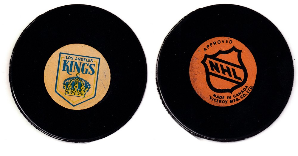 1975-83 VICEROY LOS ANGELES KINGS GAME PUCK photo 1975-83 VICEROY LOS ANGELES KINGS GAME PUCK photo
