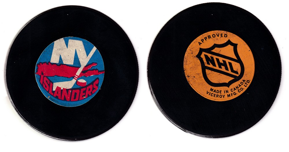 1975-83 VICEROY V3 NY ISLANDERS GAME PUCK photo 1975-83 VICEROY V3 NY ISLANDERS GAME PUCK photo