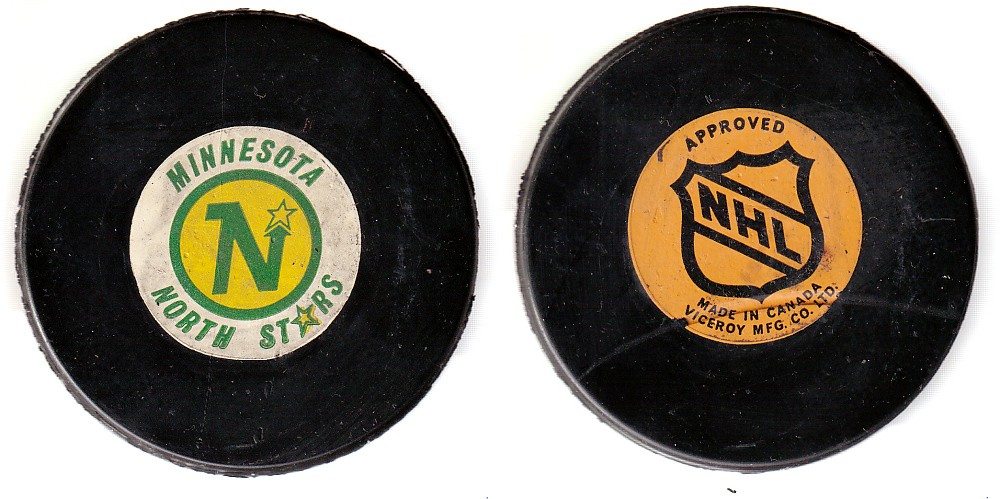 1975-83 VICEROY V3 MINNESOTA NORTH STARS GAME PUCK photo 1975-83 VICEROY V3 MINNESOTA NORTH STARS GAME PUCK photo