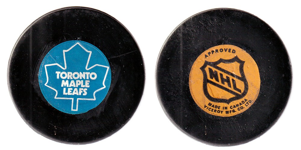 1973-75 VICEROY V2 TORONTO MAPLE LEAFS GAME PUCK photo 1973-75 VICEROY V2 TORONTO MAPLE LEAFS GAME PUCK photo