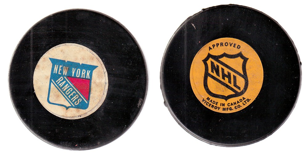 1972-75 VICEROY V2 NY RANGERS GAME PUCK photo 1972-75 VICEROY V2 NY RANGERS GAME PUCK photo