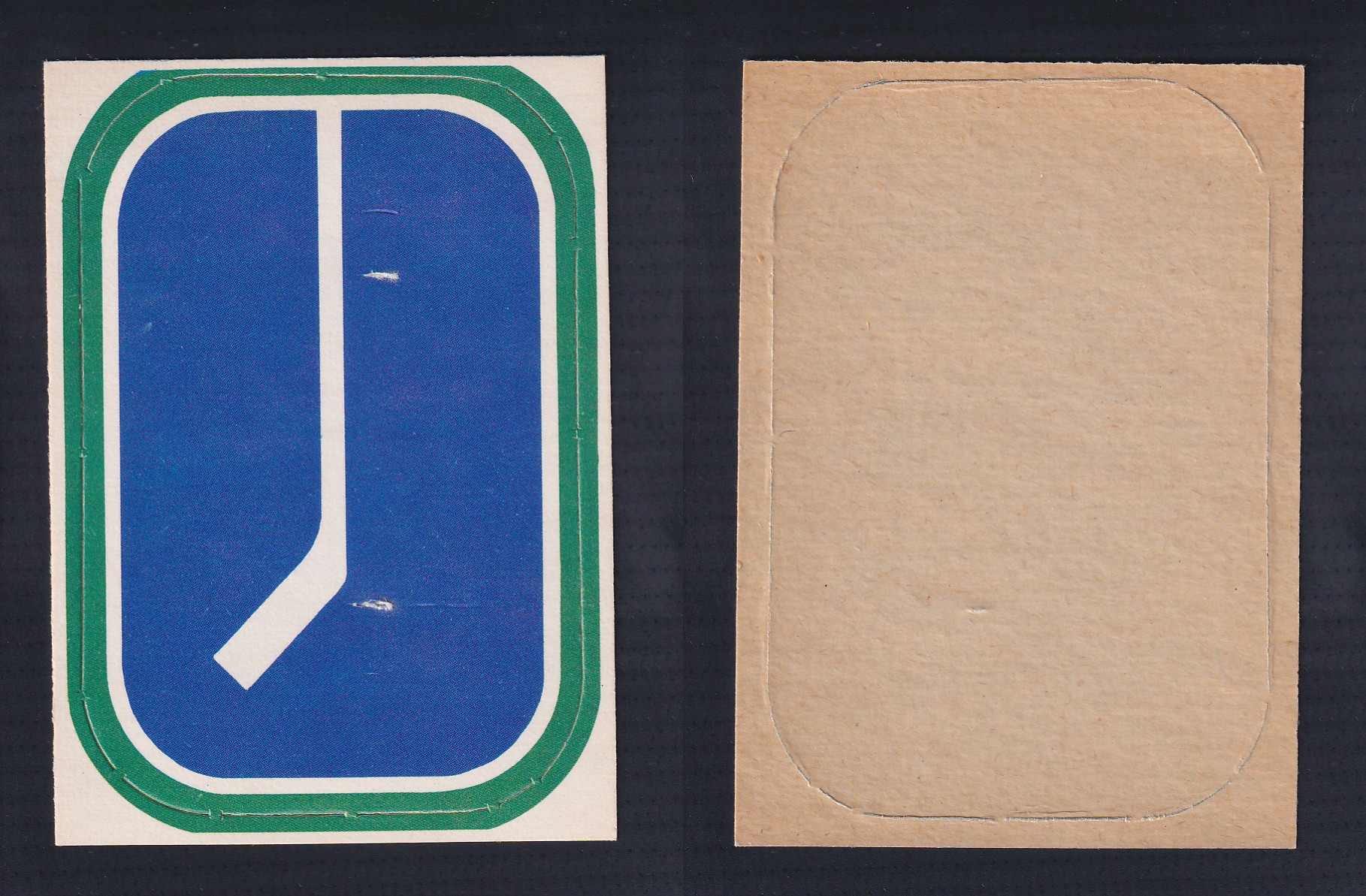 1972-73 O-PEE-CHEE TEAM EMBLEM VANCOUVER CANUCKS photo 1972-73 O-PEE-CHEE TEAM EMBLEM VANCOUVER CANUCKS photo